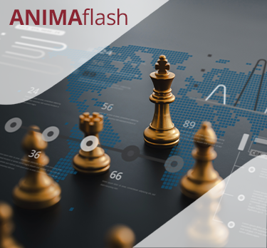 Pedine degli scacchi su una mappa del mondo digitale, a simboleggiare gli investimenti strategici. Testo con “ANIMAflash”