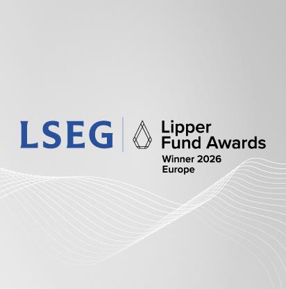 Logo dei vincitori dei premi LSEG e Lipper Fund Awards 2026 Europa su sfondo grigio con linee ondulate bianche.
