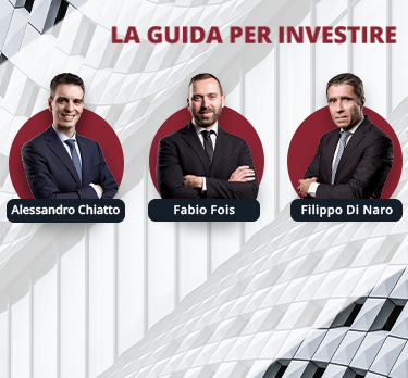 Tre professionisti in abito da lavoro sono insieme per promuovere un evento: La guida per investire